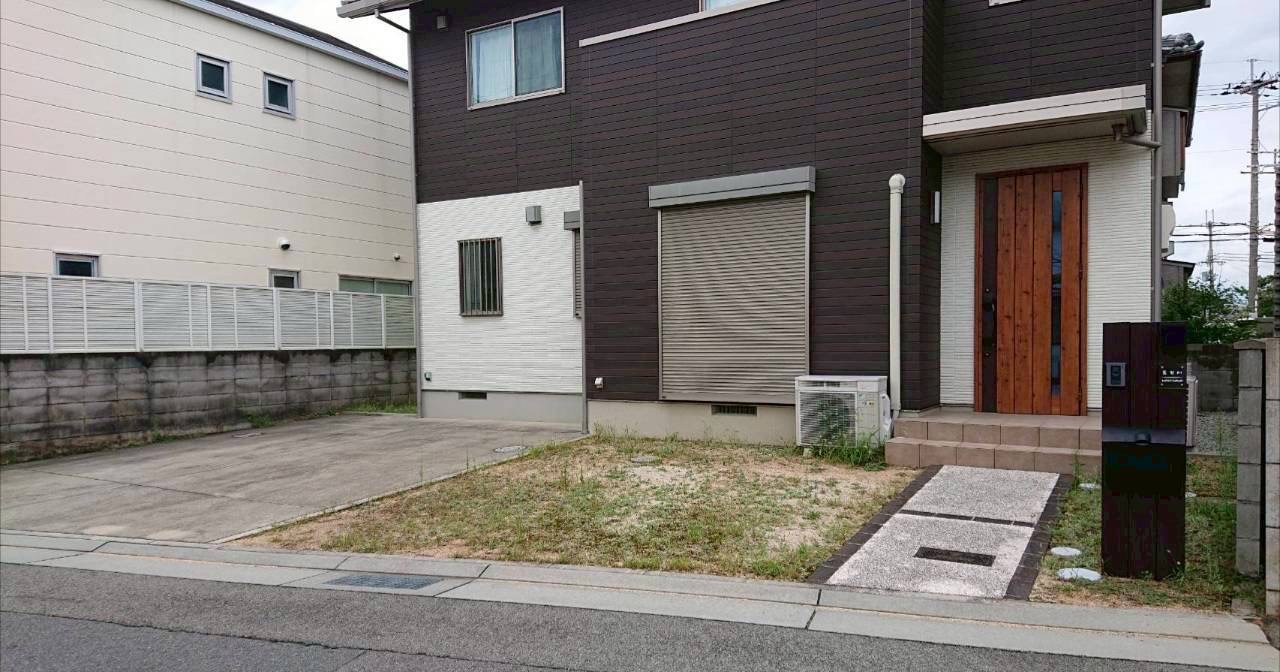 外構リフォーム前の建物（オープン外構）